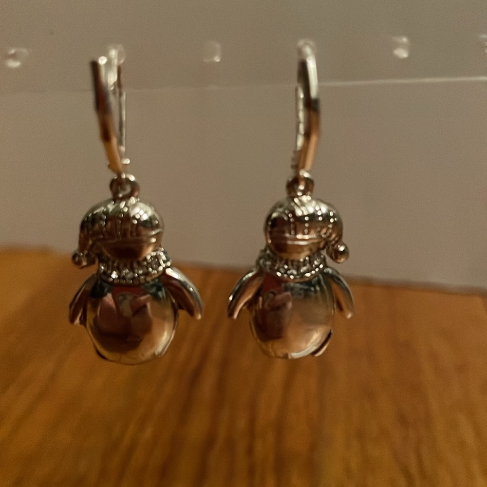 Napier holiday penguin drop earrings. Perfect for winter or holiday - Picture 14 of 17